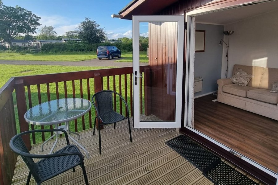 Magnolia Cabin Decking Area