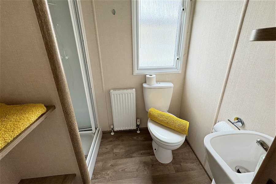 Sunflower Lodge Bathroom