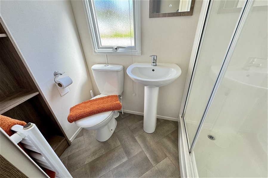 The Waterfront Bathroom