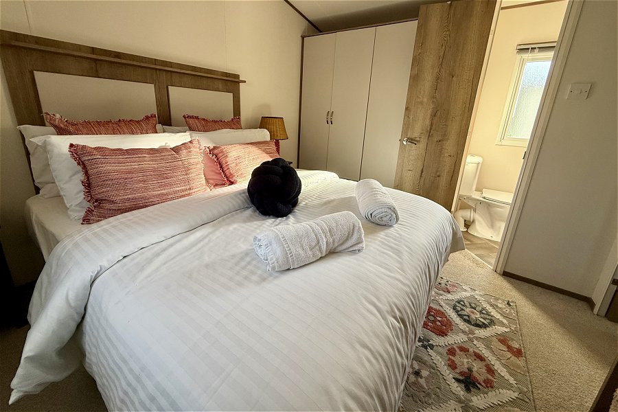 The Waterfront Double Bedroom