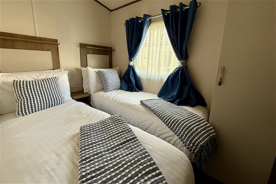 The Waterfront Twin Bedroom