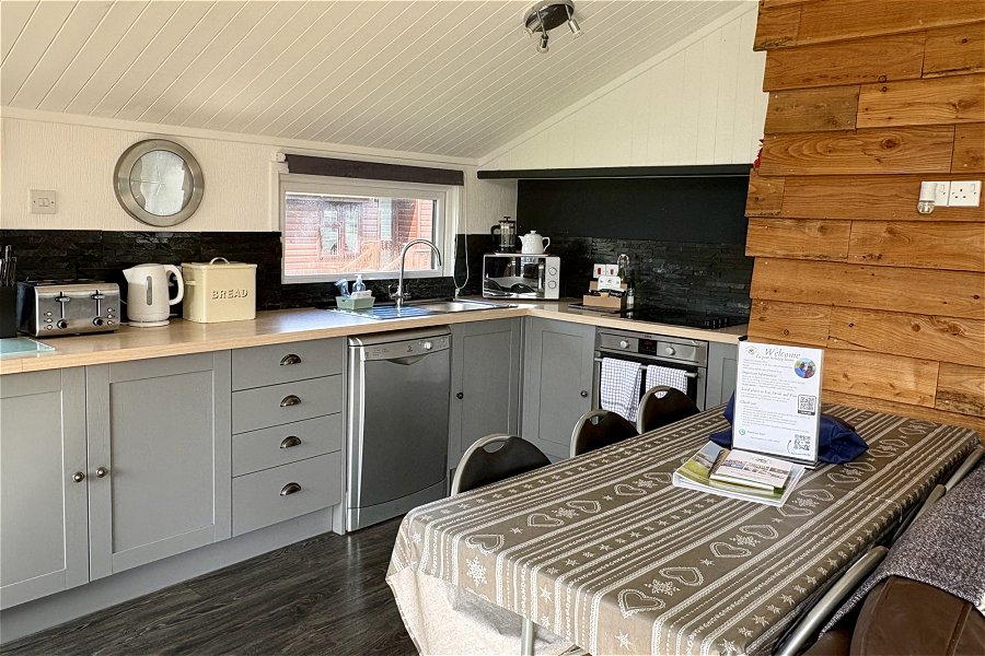 Woodpecker Lodge Kitchen