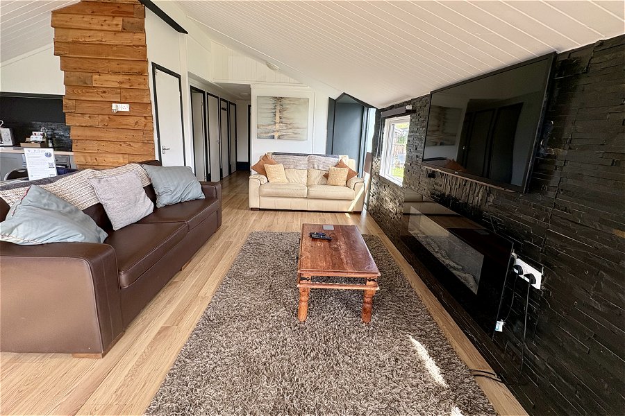 Woodpecker Lodge Living Area