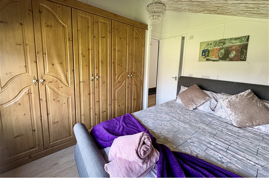Woodpecker Lodge Master Double Bedroom
