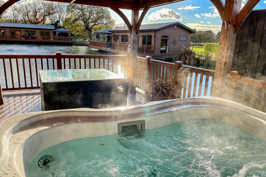 Swan Lodge Hot Tub