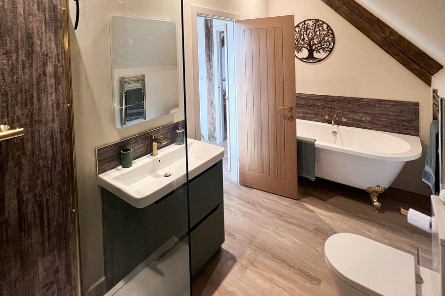 The Old Tearoom Ensuite Bathroom