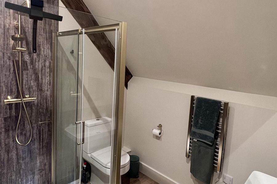 The Old Tearoom Family Bathroom