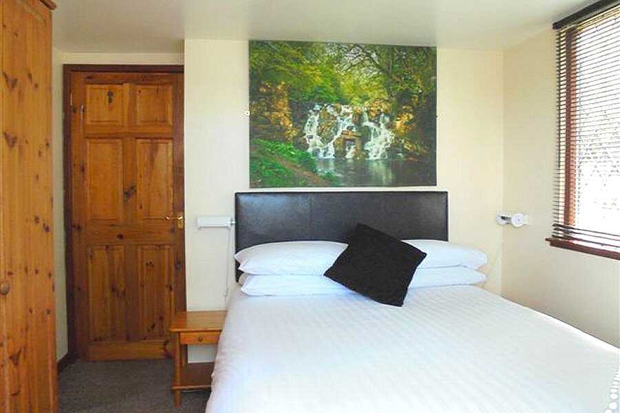 Argyll Chalets Eagle Double Bedroom