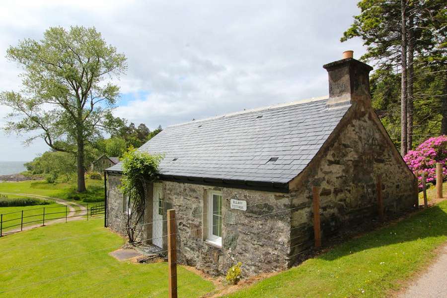 Ellary Cottage With Private Garden