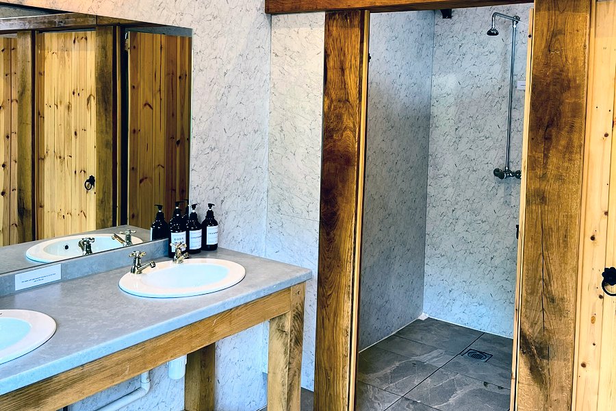 Safari Tent Kingfisher Shower Facilities