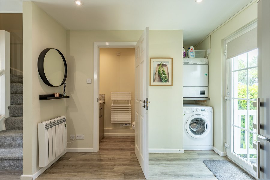 Elouera Cloakroom