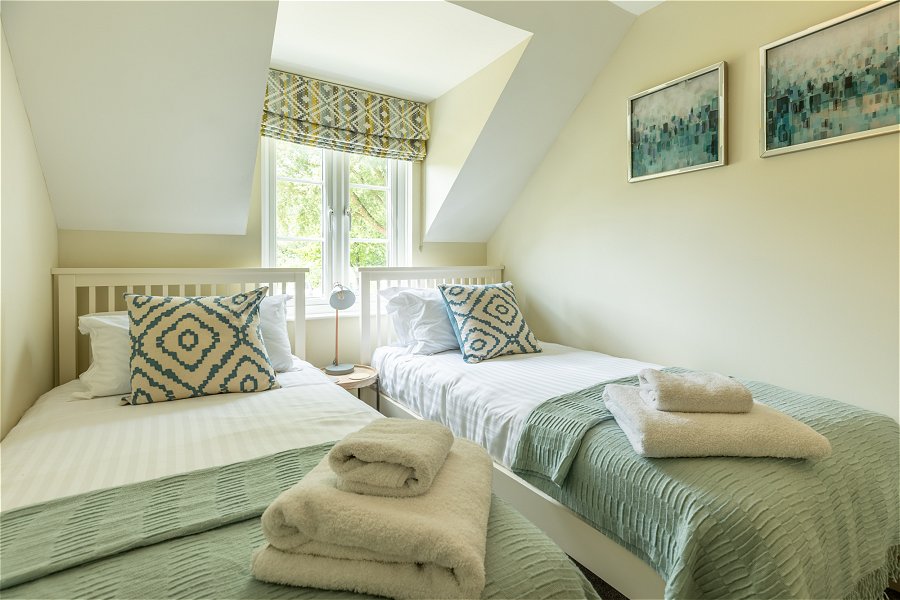 Elouera Twin Bedroom