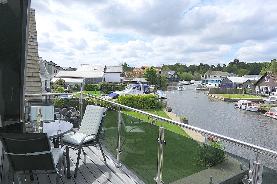 Erequay Boathouse Balcony
