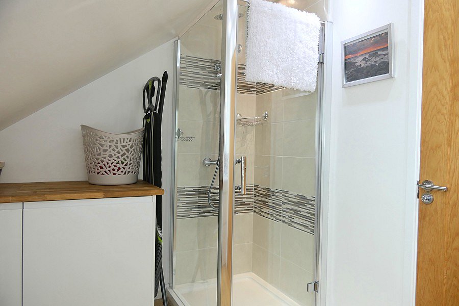 Erequay Boathouse Bathroom