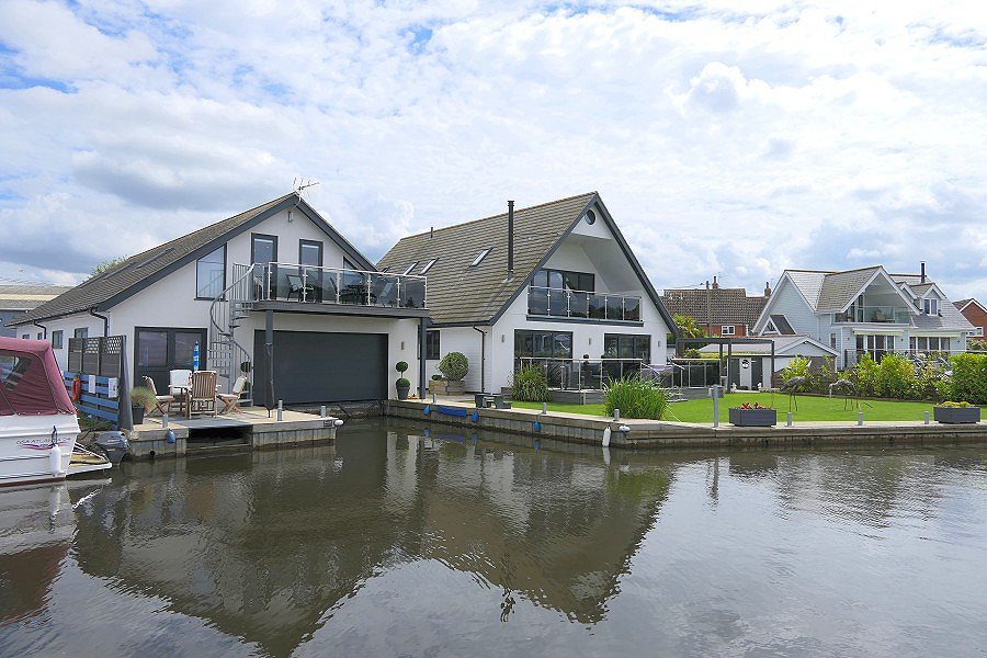 Erequay Boathouse External