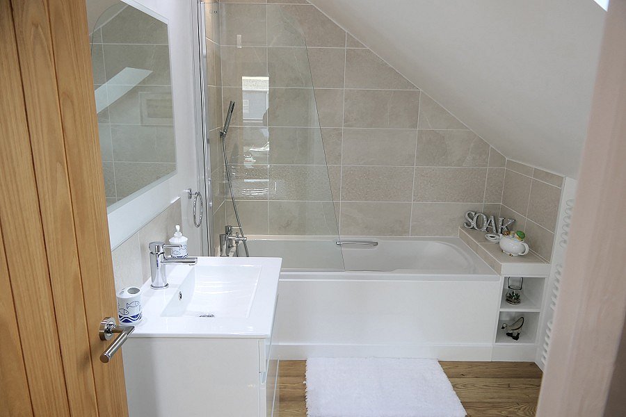 Erequay Boathouse Master Bedroom Ensuite Bathroom