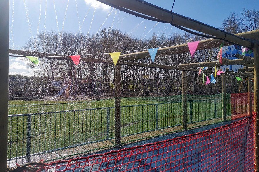 Fairwood Lakes Splash Tunnel