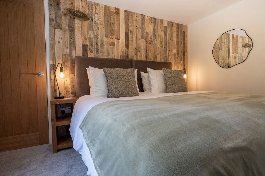 Lake View Lodge Double Bedroom