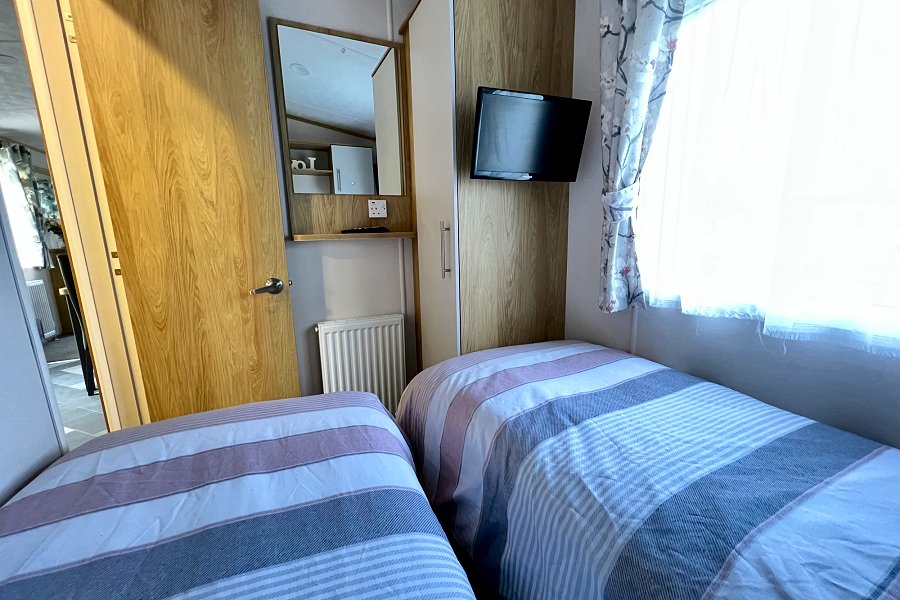 Fieldfare Twin Bedroom