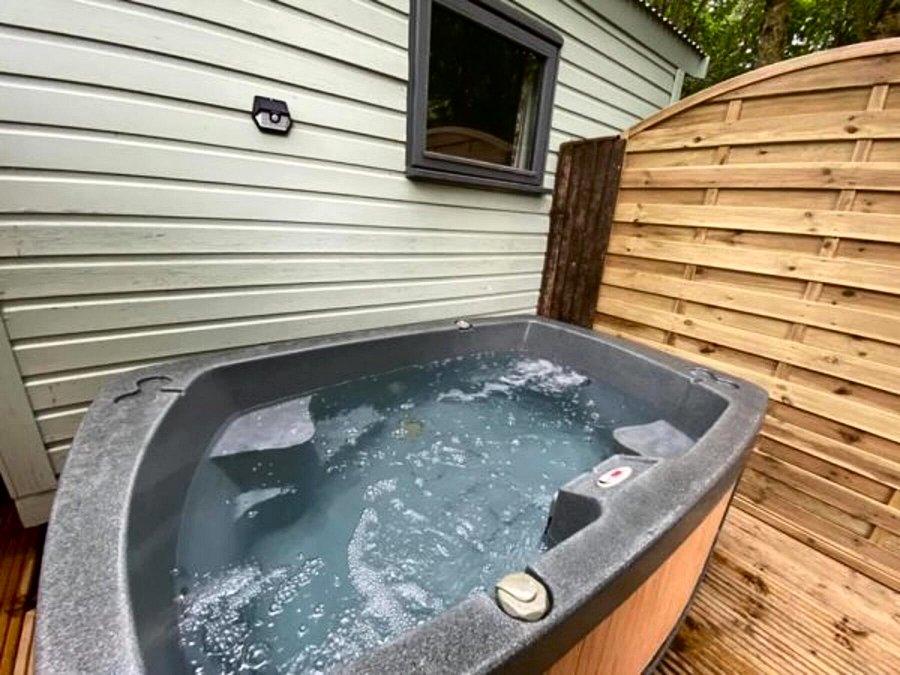 Florence Lodge Hot Tub