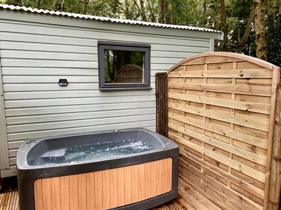 Florence Lodge Hot Tub