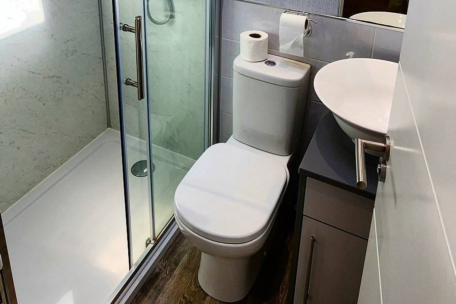 Double Ensuite Bathroom