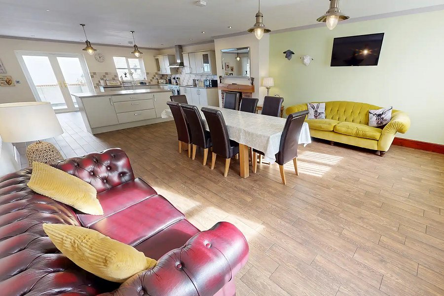 Sycamore Cottage Dining Area