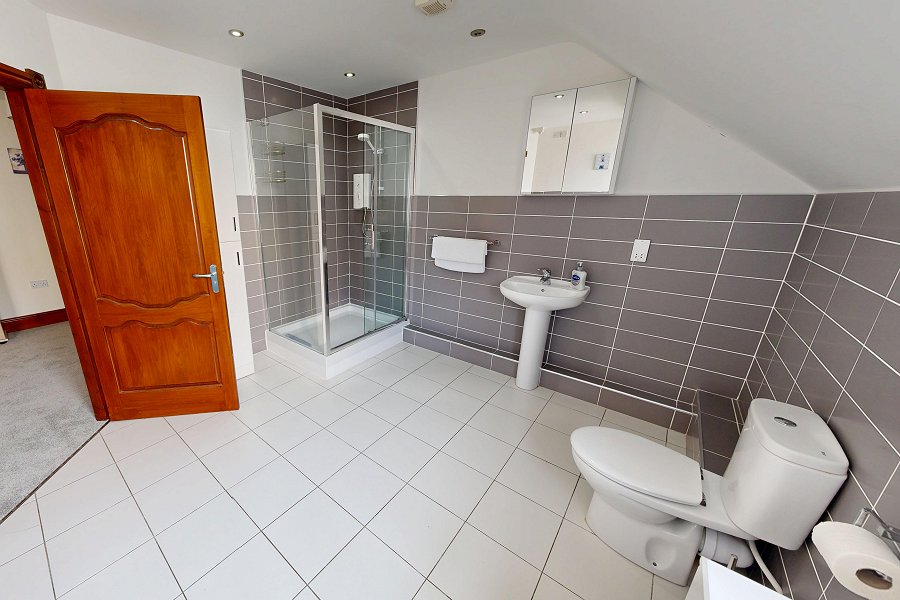 Sycamore Cottage Double Ensuite Bathroom
