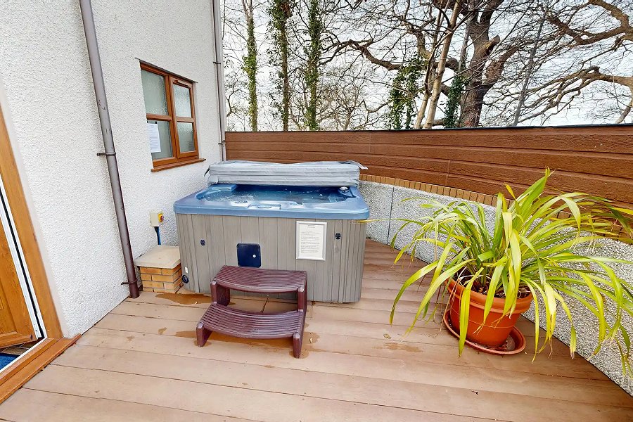 Sycamore Cottage Hot Tub