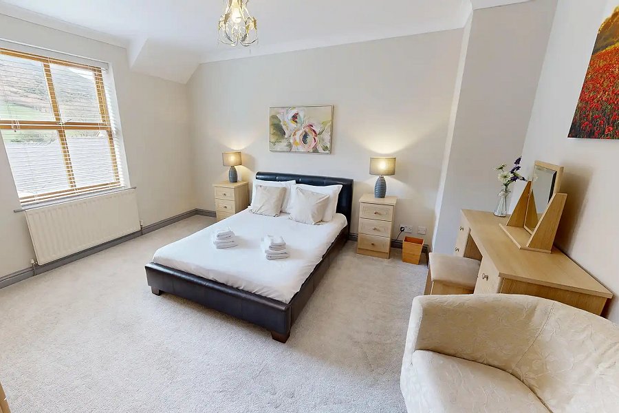 Ty Fynnon Cottage Double Bedroom