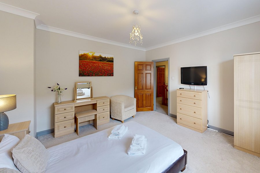 Ty Fynnon Cottage Double Bedroom