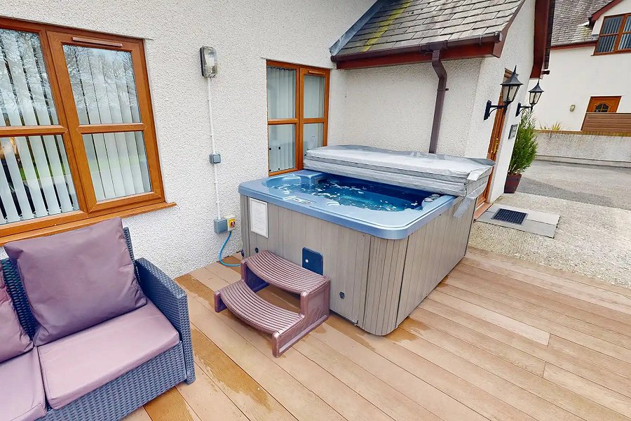 Willow Cottage Hot Tub