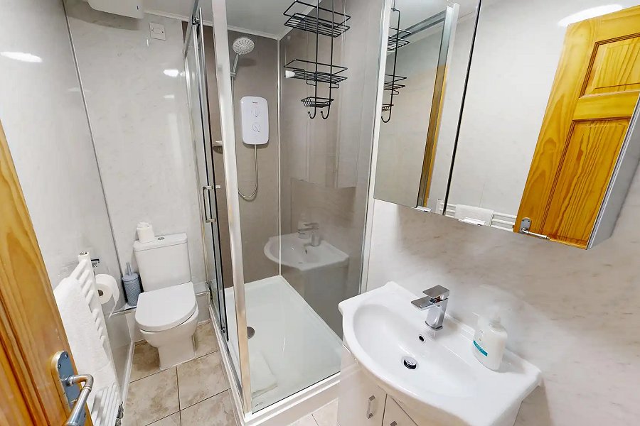 Yew Cottage Bathroom