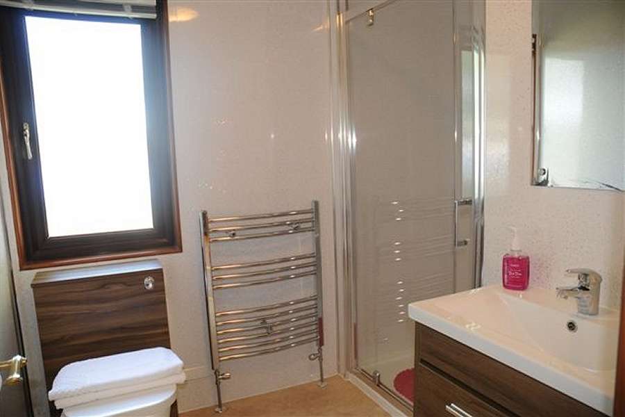 Argyll Chalets Harrier Bathroom