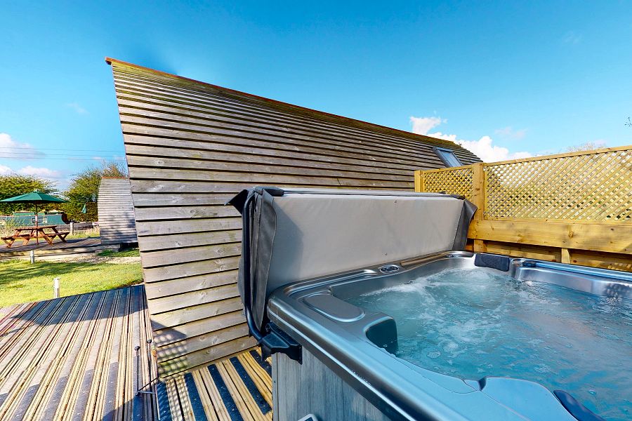 Bramley Wigwam Hottub