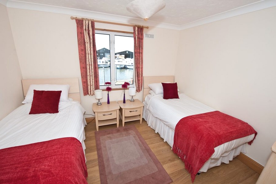 Mallard Cottage Twin Bedroom