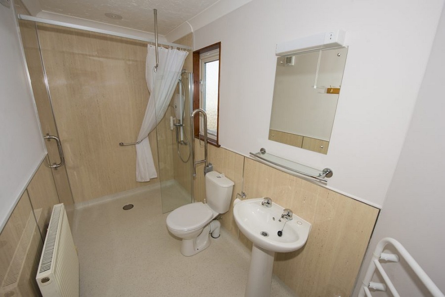 Marsh View Cottage Shower Room