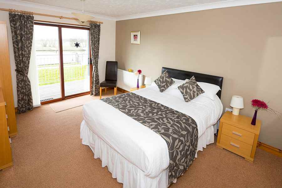 Marsh View Cottage Master Double Bedroom with Ensuite