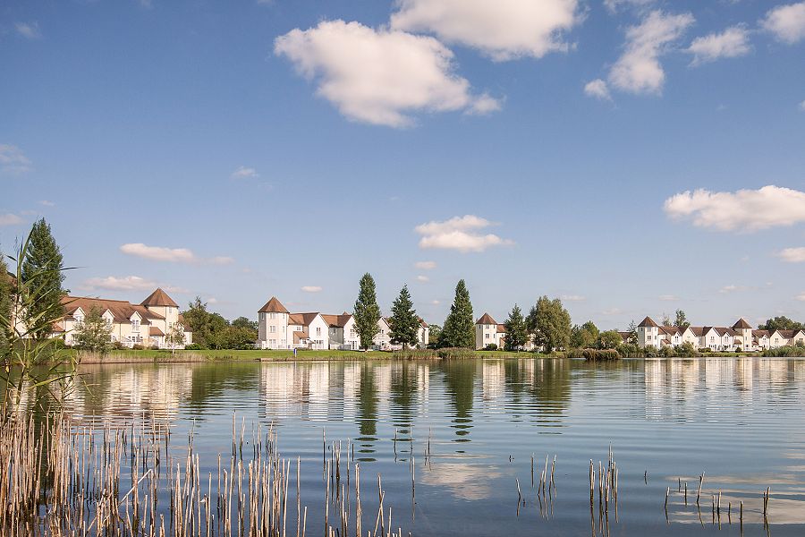 Cotswold Water Park Isis and Windrush Lakes