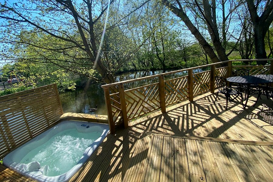 Kingfisher Lodge Hot Tub
