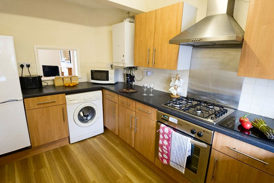 Kingfisher Lure Kitchen