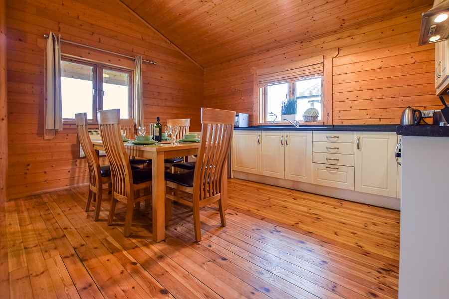 Lake Pochard 3 Bedroom Lodge Dining