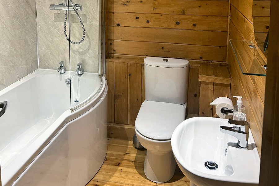 Lake Pochard Kingfisher Double Ensuite