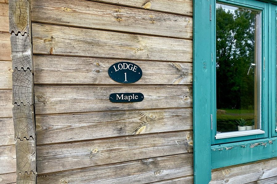 Lake Pochard Exterior Sign