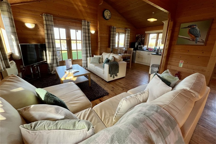 Lake Pochard Reeds Living Area