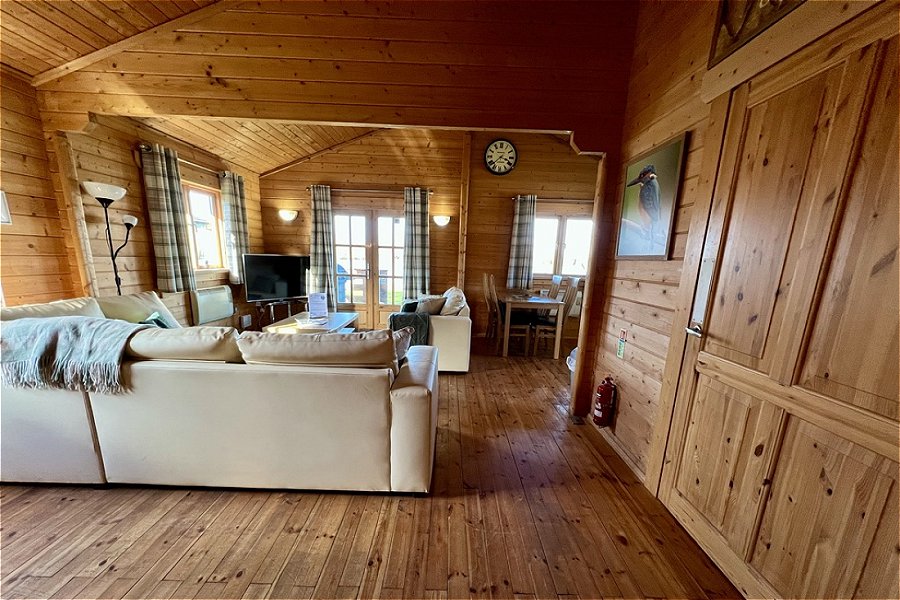 Lake Pochard Reeds Living Area