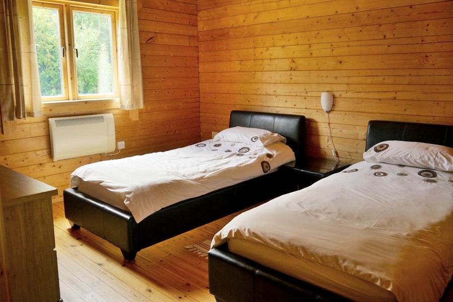 Lake Pochard Twin Bedroom