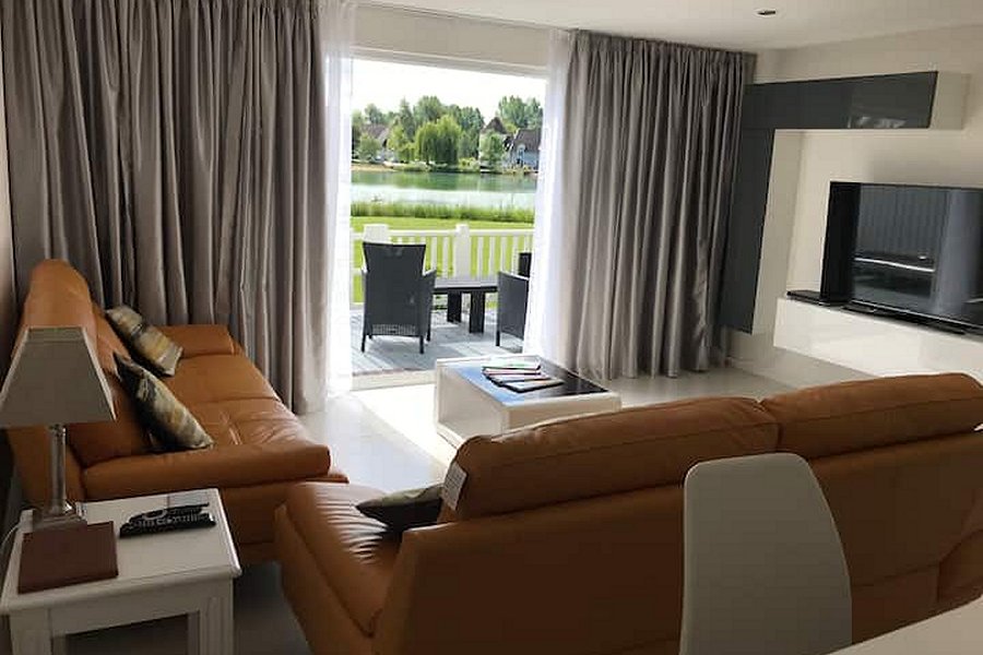 Lakescape Lodge Living Area