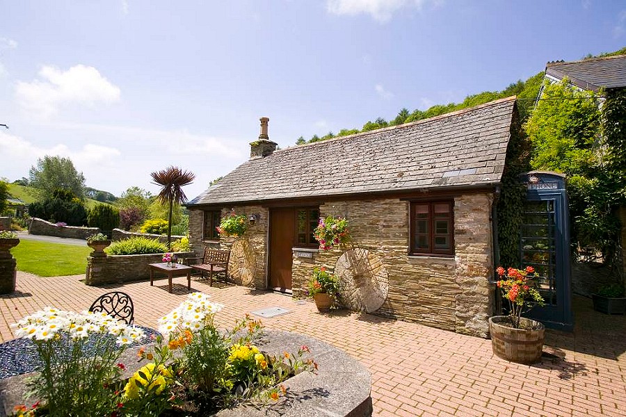 Malston Lakeside Cottage