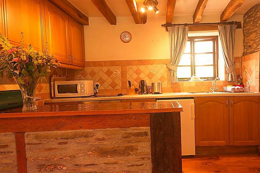 Malston Lakeside Kitchen